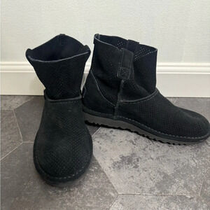 UGG Women’s classic unlined mini perf boot